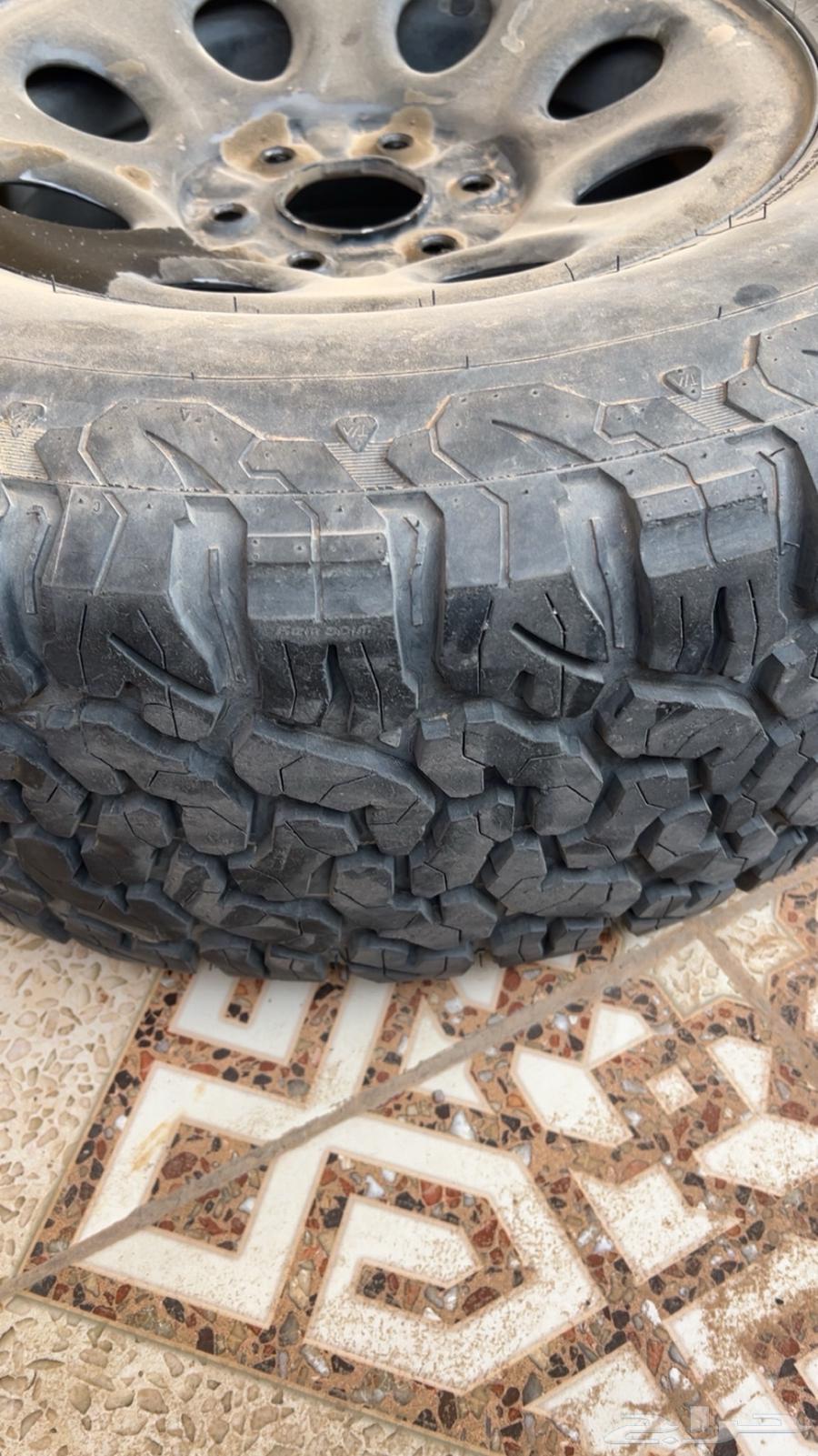 Tire rims with stone half and Wei Yai63037693100289111