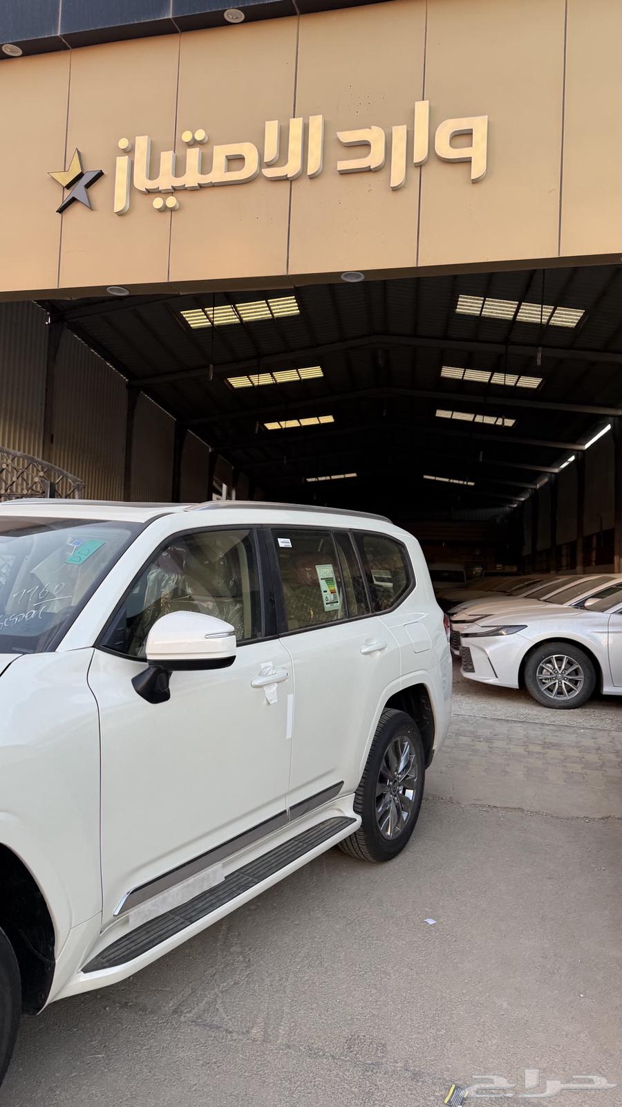 Special offer for 2025 Land Cruiser L4 gasoline Saudi Arabia version at 327,500 including tax63029286648833111