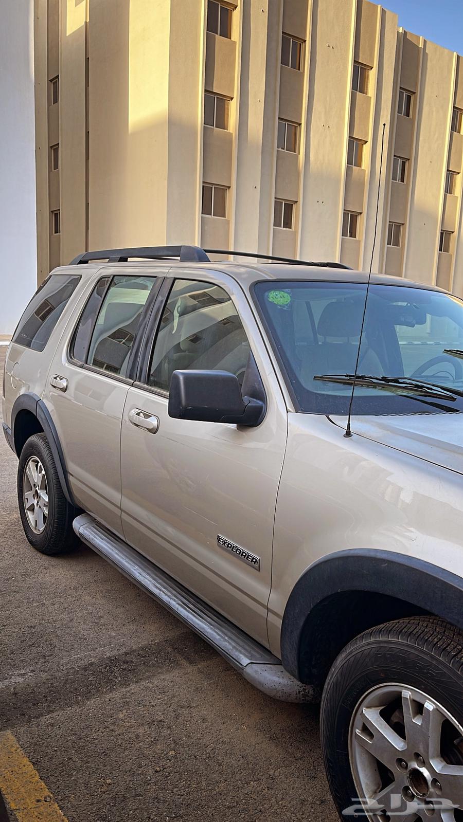 Ford 2007 Explorer everything is fine with it, automatic transmission. New engine.630327769428511121