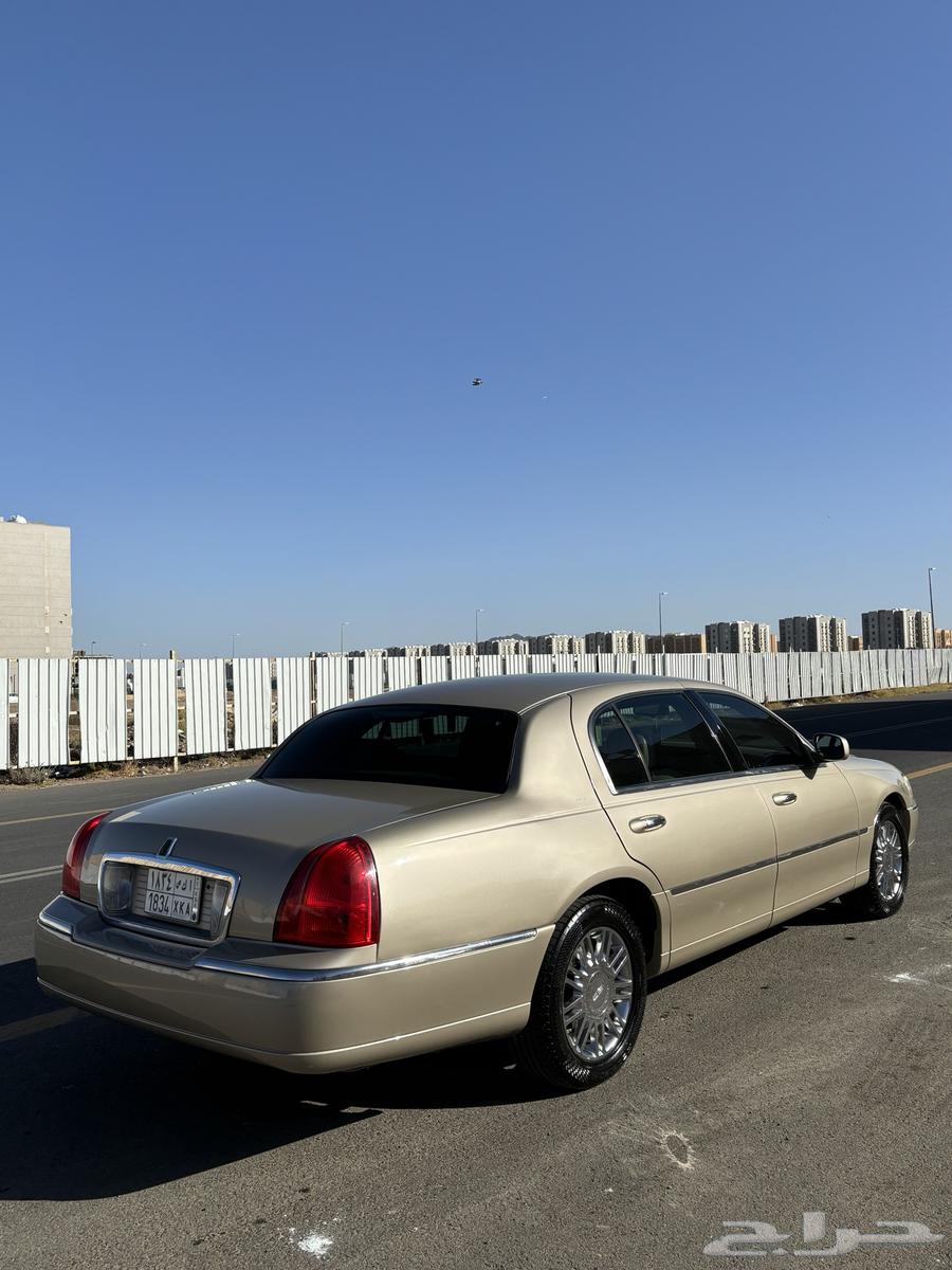Lincoln Town Car 2006 (Large)63115162248065110