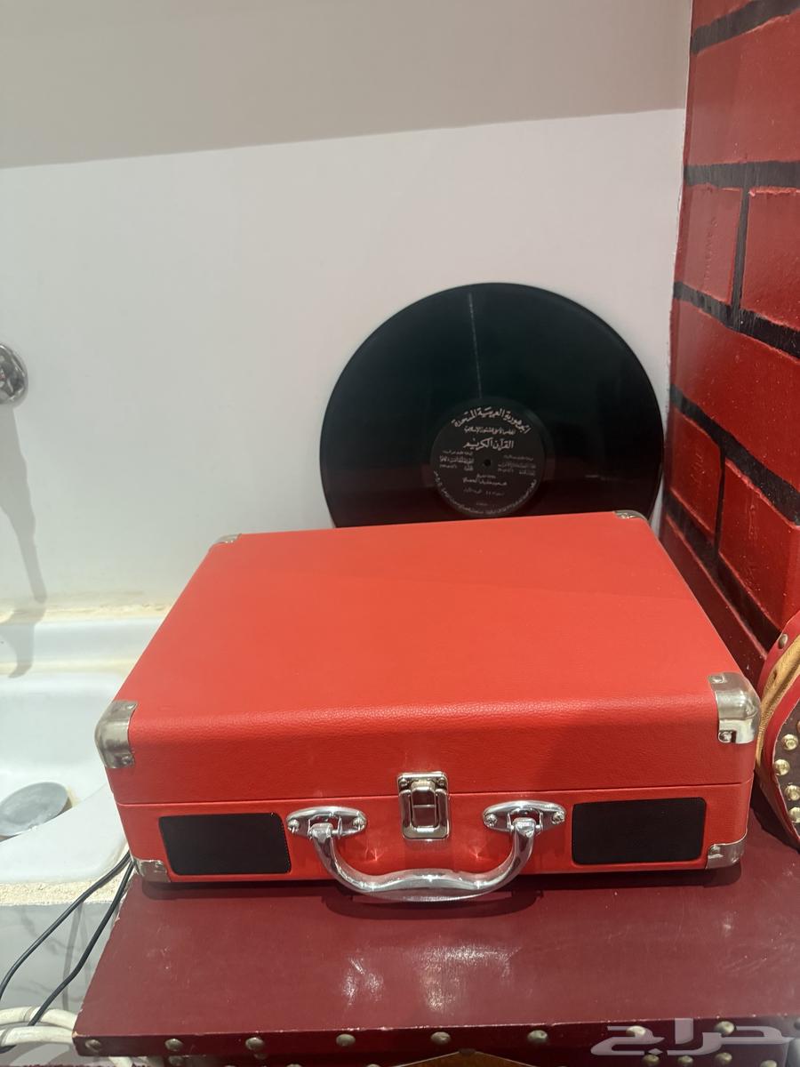 For sale: old record player with a Quran record630237755206431125