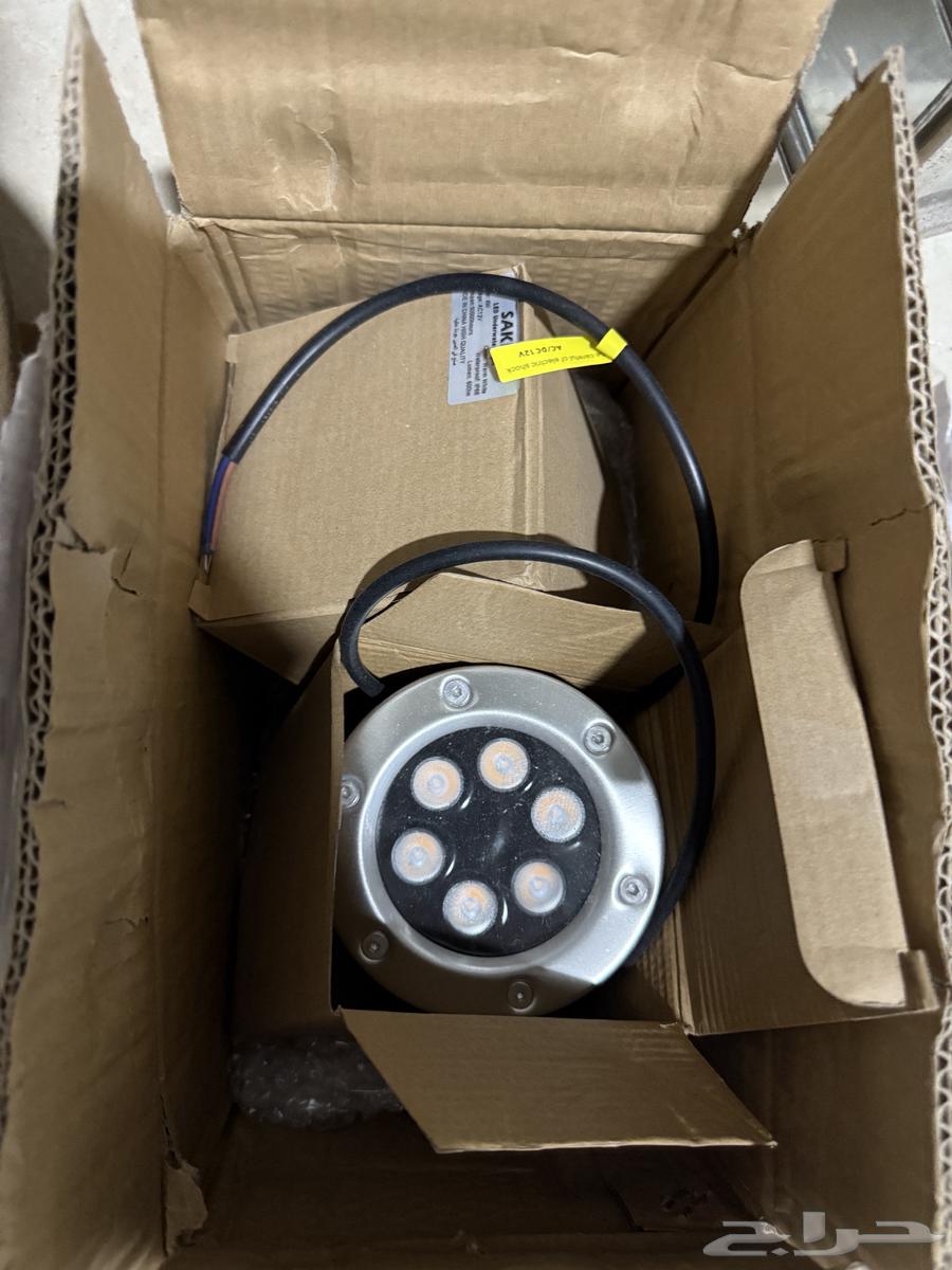 Lamps, fountains, and two water fountain heads634706548875551127