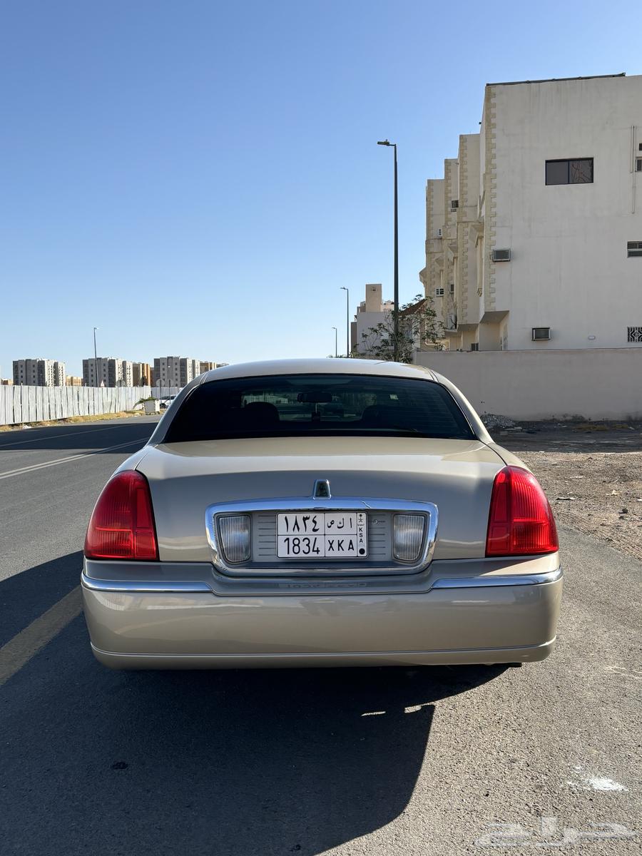 Lincoln Town Car 2006 (Large)63115162248065111
