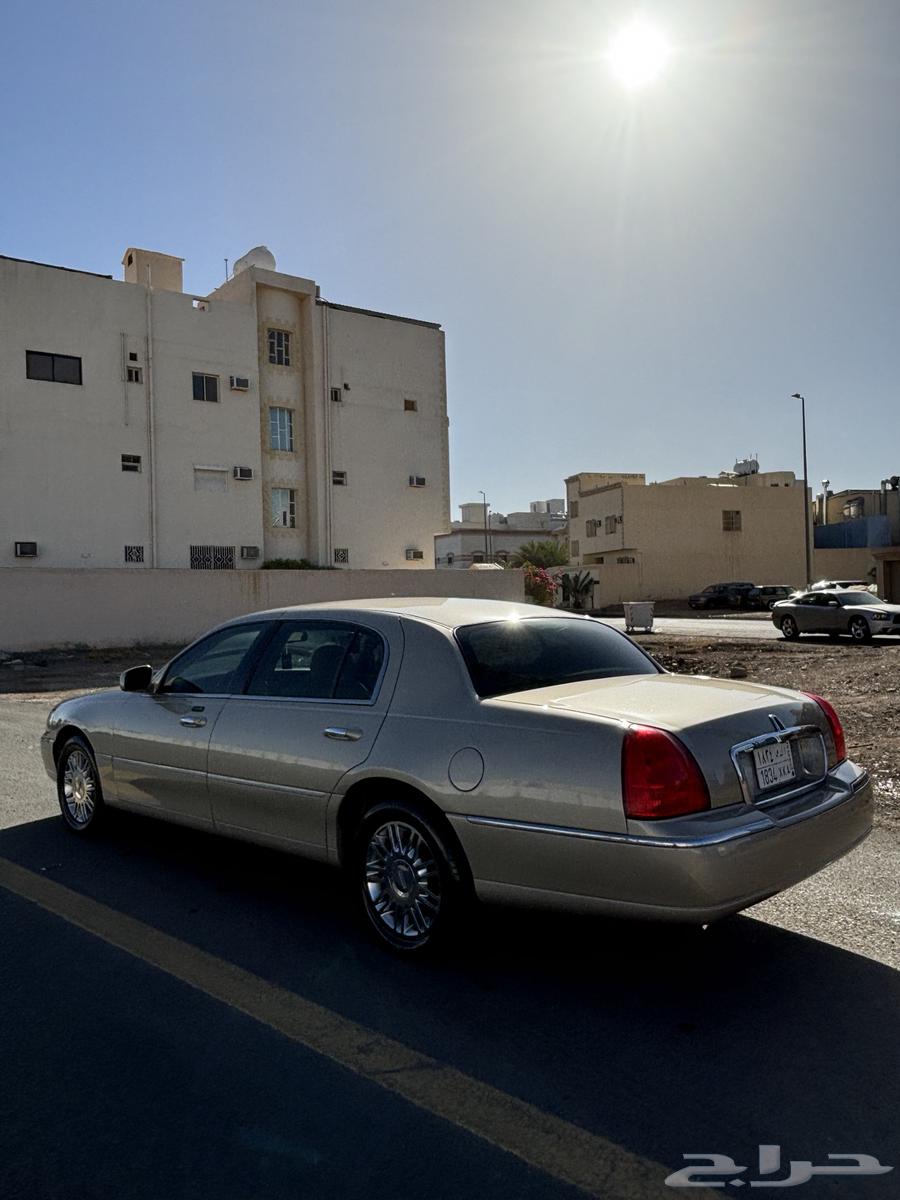 Lincoln Town Car 2006 (Large)63115162248065112