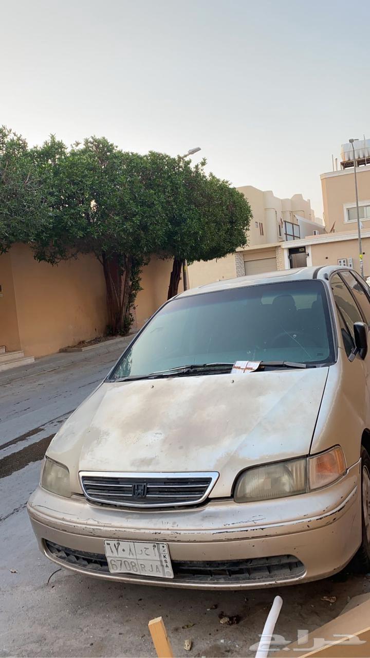 Honda Odyssey with cold air conditioning, clean, has problem in the gear only63028392609921111