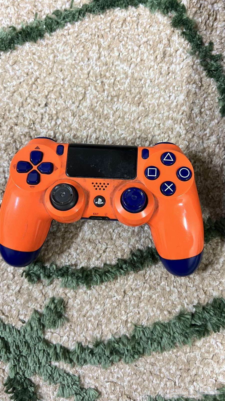 Sony 4 with three hands for sale, contact via WhatsApp63023364143234111
