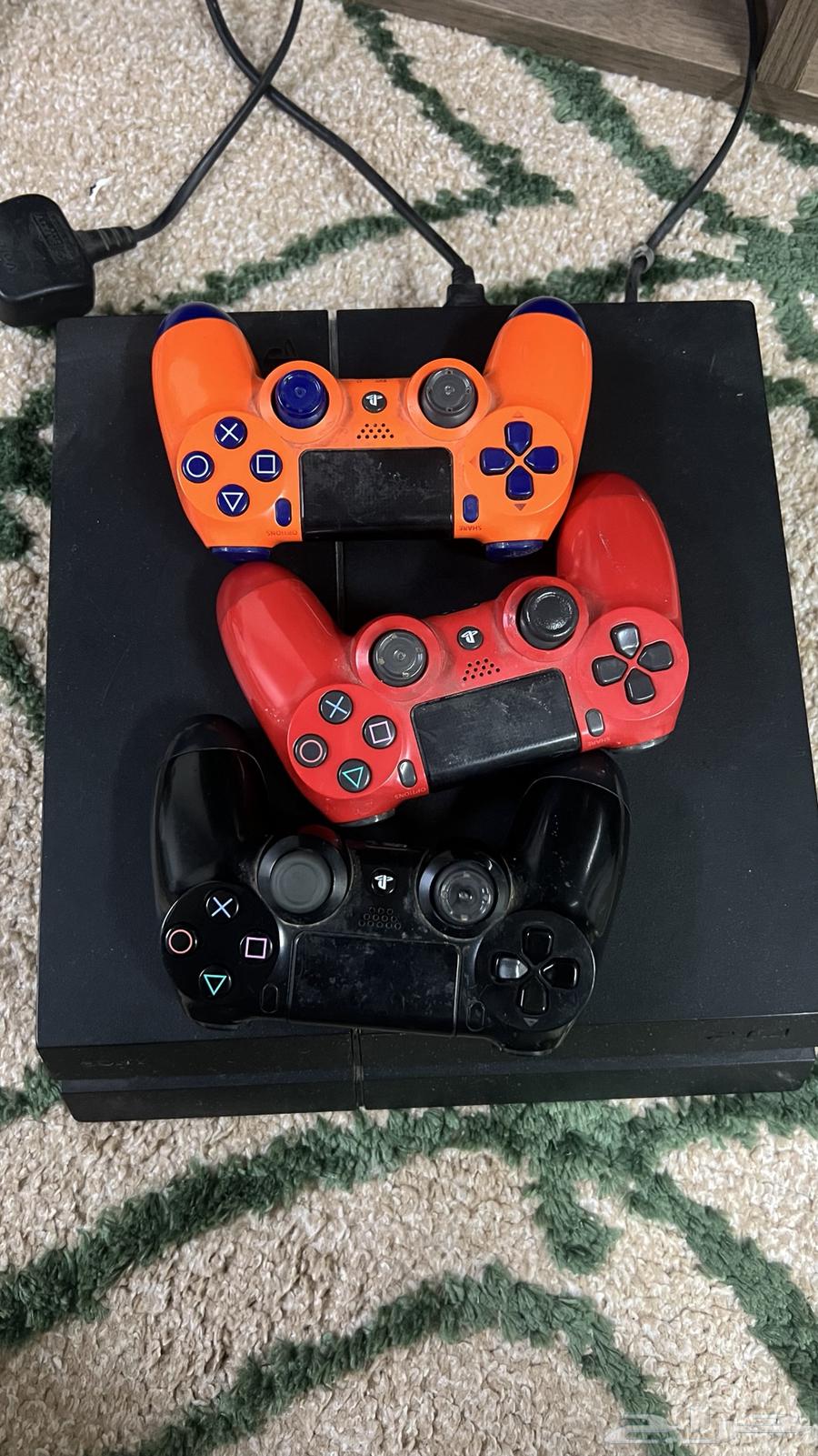Sony 4 with three hands for sale, contact via WhatsApp63023364143234114