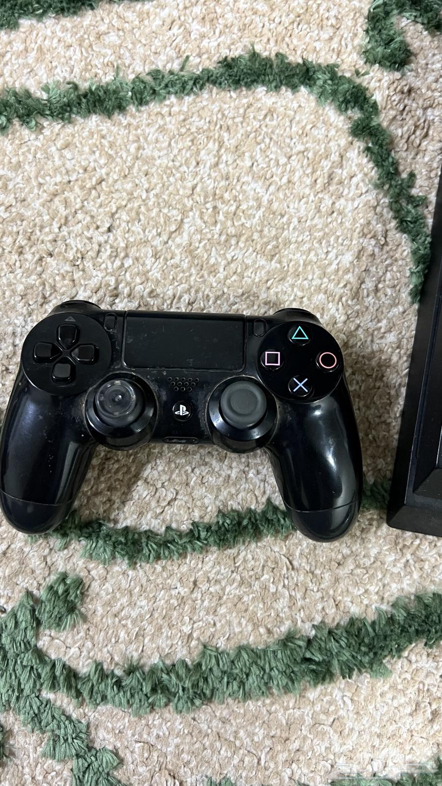 Sony 4 with three hands for sale, contact via WhatsApp63023364143234113
