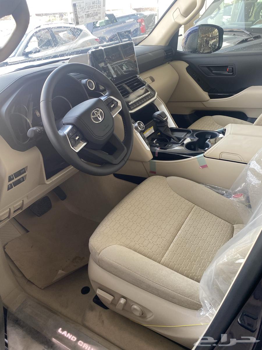 تويوتا لاندكروز GXR3 بنزين 202463028436051585112