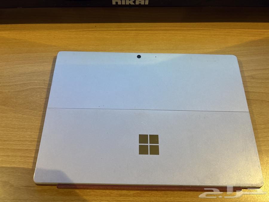 جهاز Surface إصدار 2020 شغال تمام الشاشة مكسورة63020638076931112
