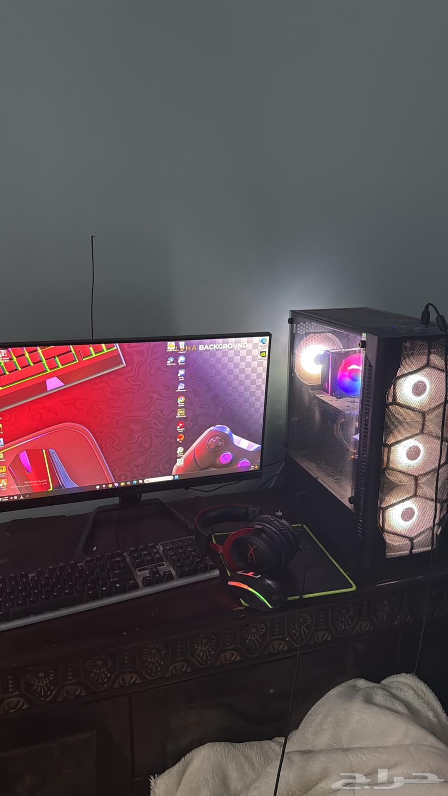 جهاز pc بكامل اغراضه مع شاشه وسماعة هايبر اكس630202641902101112