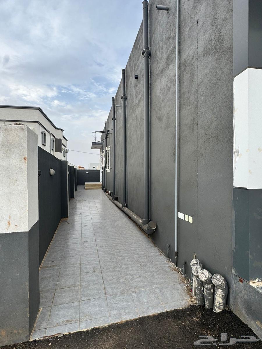 للبيع عماره تجارية سكنية في محافظة العقيق - كرا63012030391938113
