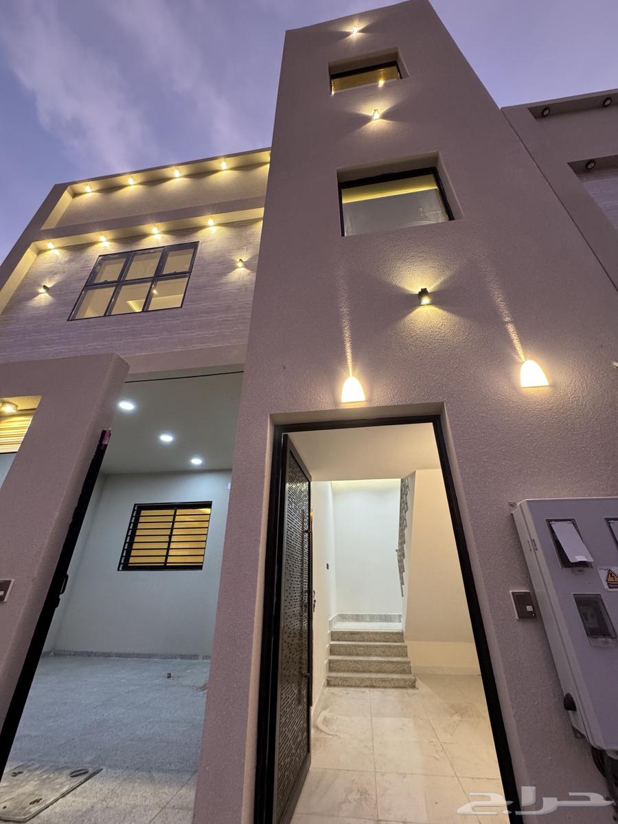 For sale: an upper floor with a rooftop on one of the roads, second floor with an independent entrance附属.63012957752706111