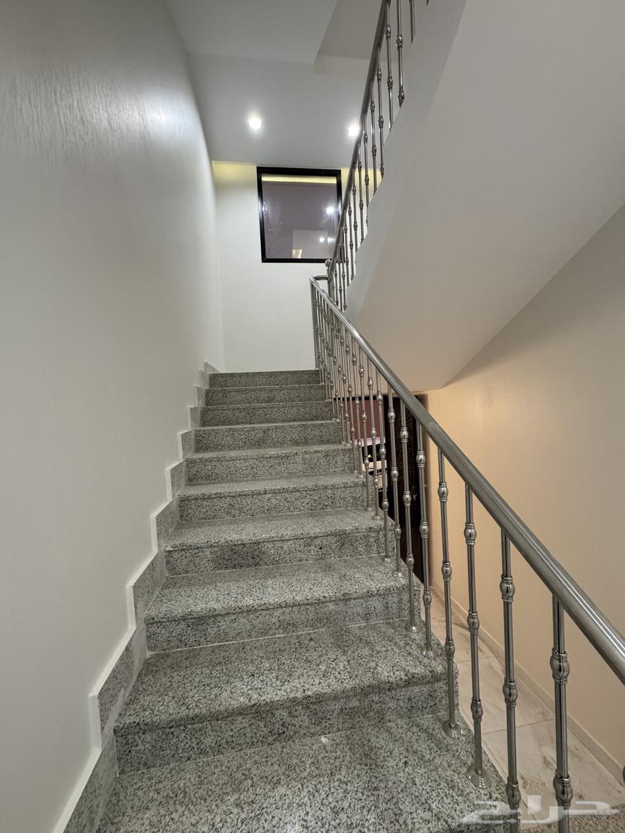 For sale: an upper floor with a rooftop on one of the roads, second floor with an independent entrance附属.63012957752706114