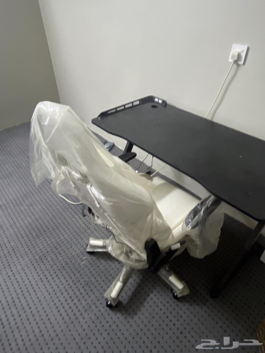 Game table Game chair Sum 500 Clean used Less than a month630202534048021115