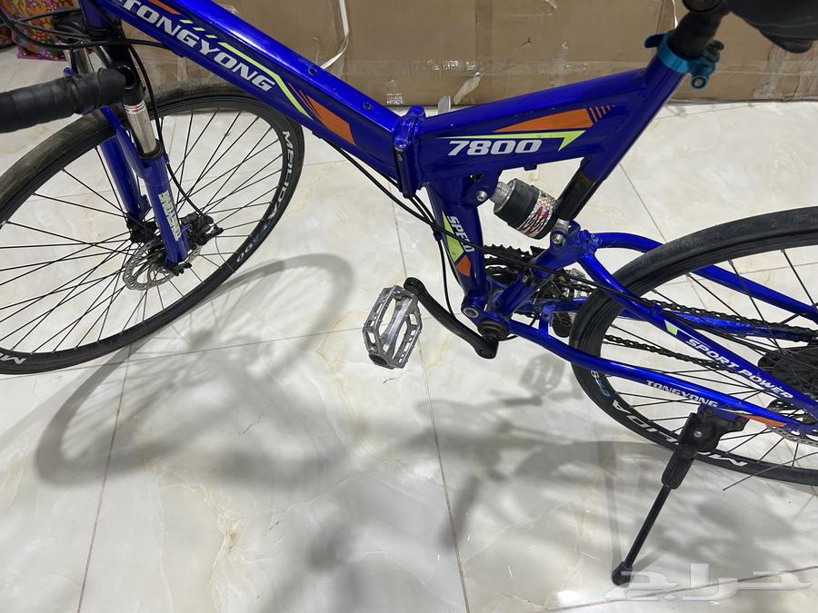 It's a clean sports bike, and the seat is adjusted if you want it.630188913867551110