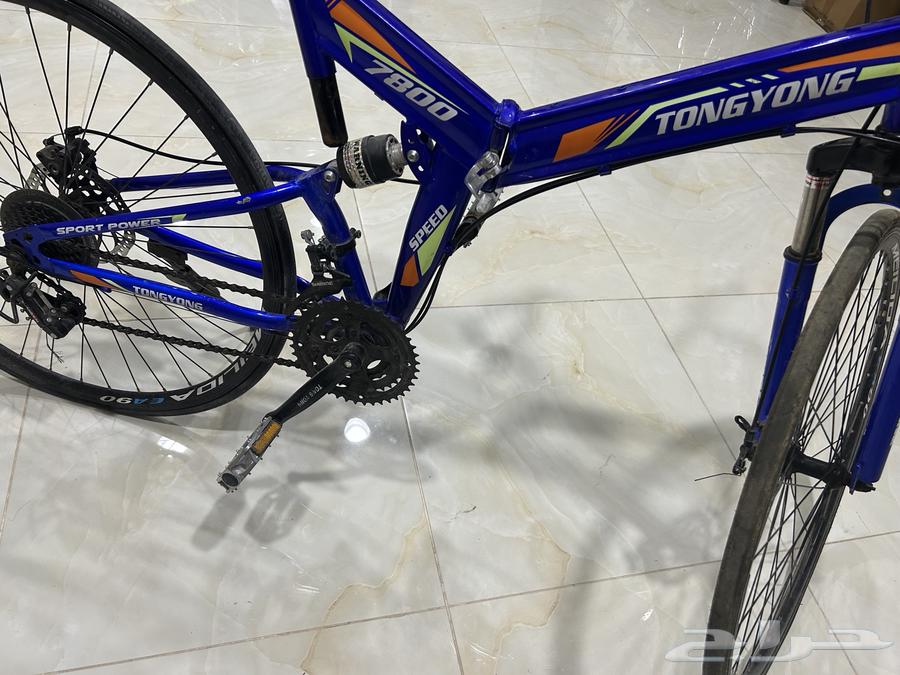 It's a clean sports bike, and the seat is adjusted if you want it.63018891386755111