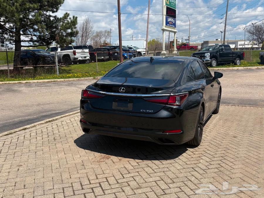 2021 Lexus ES350 - Full options, exceptional condition, and a very special price63012081829505114