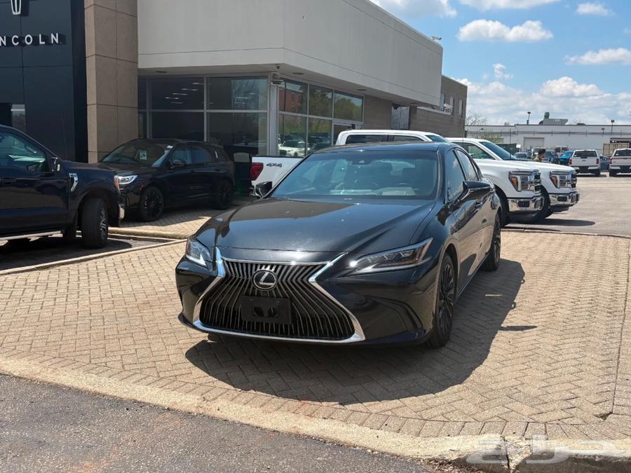 2021 Lexus ES350 - Full options, exceptional condition, and a very special price63012081829505112