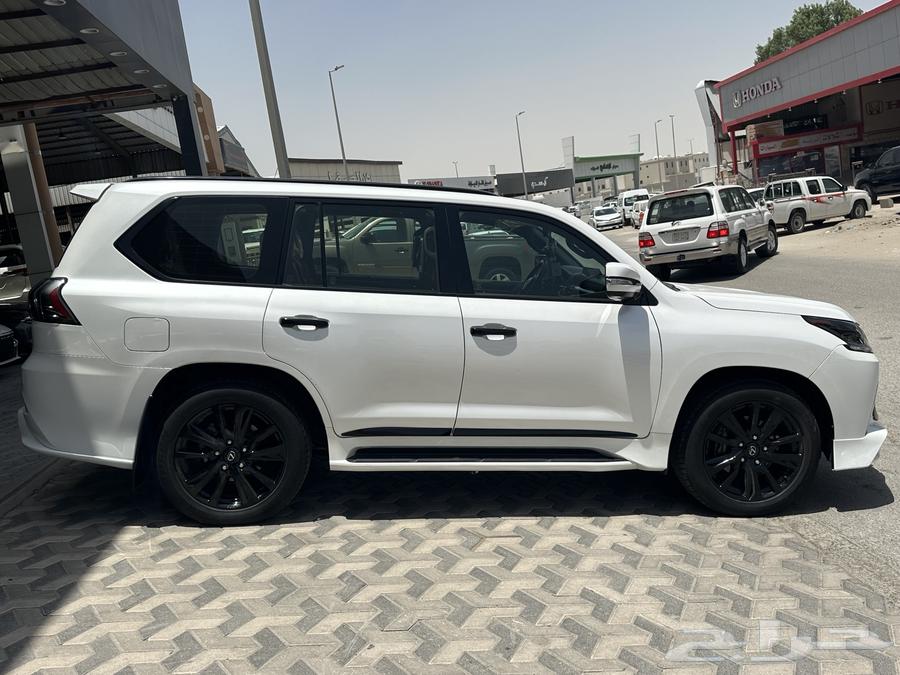 لكزس 2019 LX DD S بلاك ايدشن سعودي عبداللطيف جميل للسيارات63018699514498114