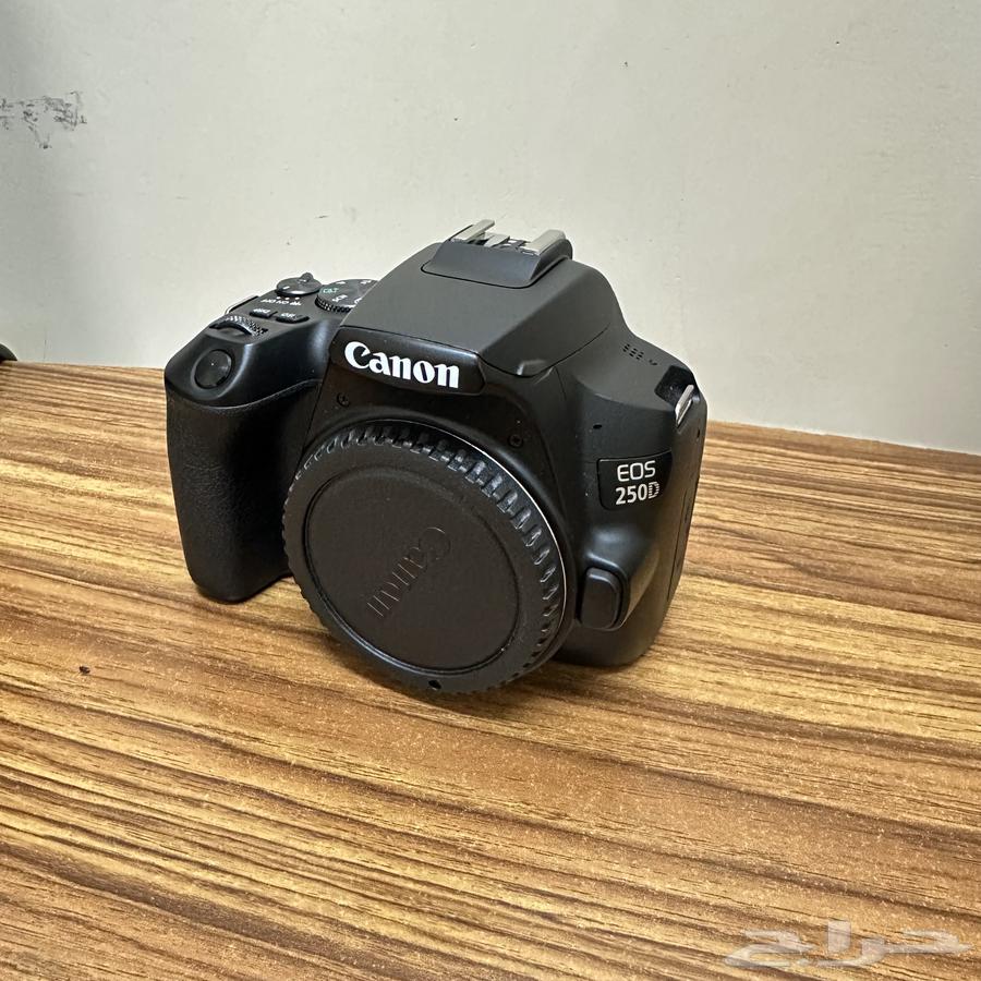 Canon camera 250D63019302615553113