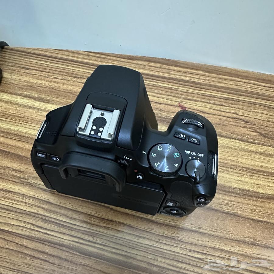 Canon camera 250D63019302615553114