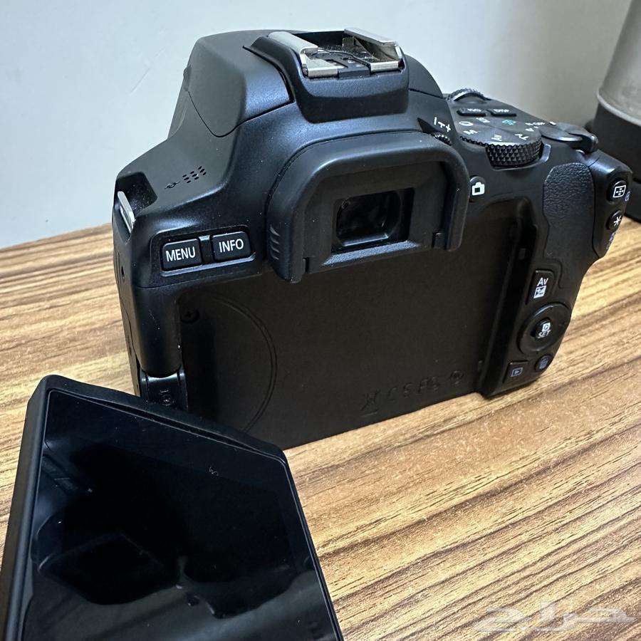 Canon camera 250D63019302615553111