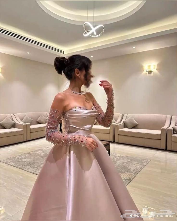 فستان لبسه مرة واحدة، أخذته بـ 650 وأبيعه بـ 40063018846868738112
