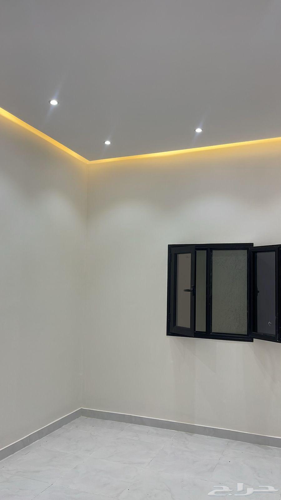 For sale: a floor and an apartment63012486212610114