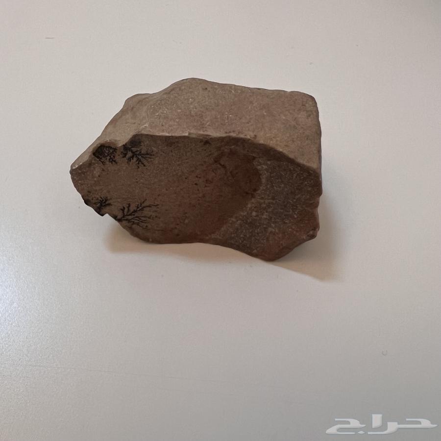حجر نادر63018879677570111