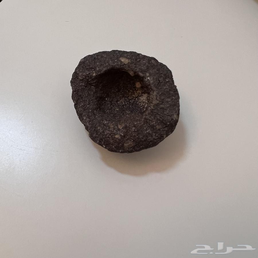 حجر نادر63018879677570112