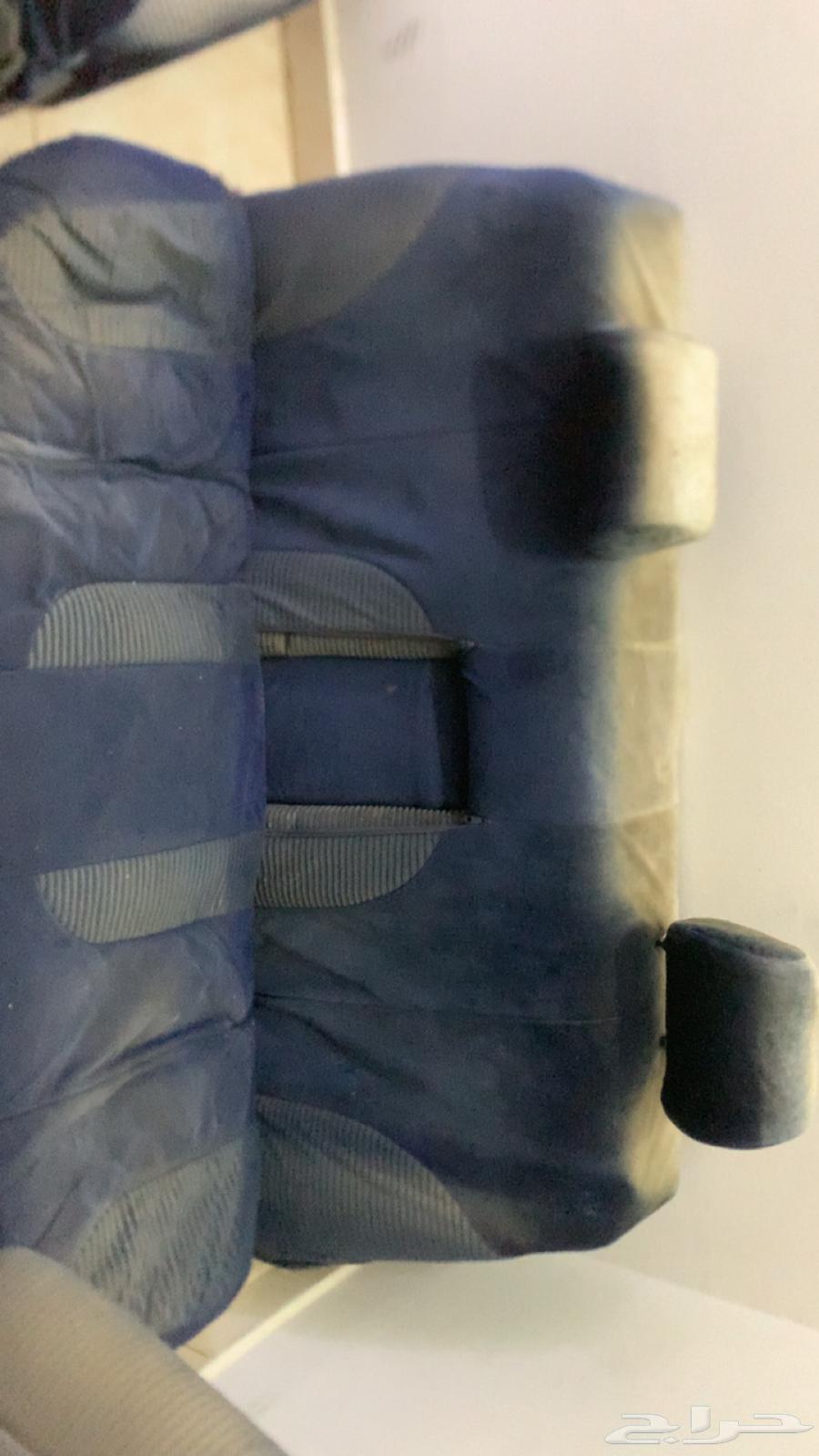 Mercedes sofa, agency only, but the sun damaged it63018704320771111