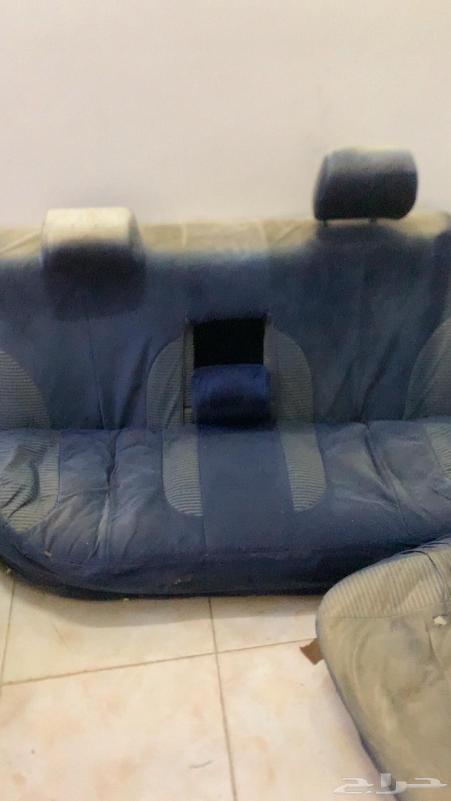 Mercedes sofa, agency only, but the sun damaged it63018704320771112