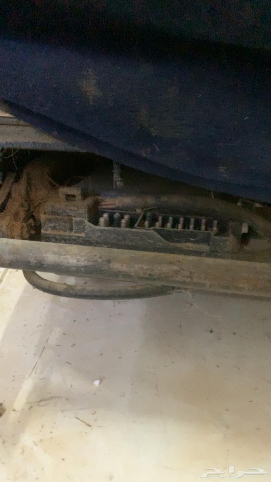 Mercedes sofa, agency only, but the sun damaged it63018704320771114