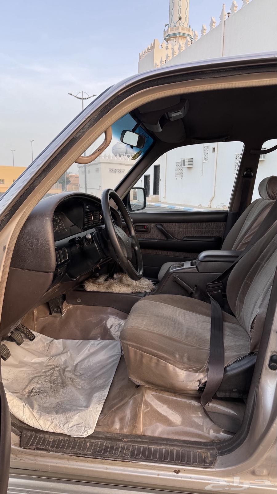 لندكروزر 1993للبيع مظيف ممشى 596الف مكينة بلد مطوف سنه63016979069442112