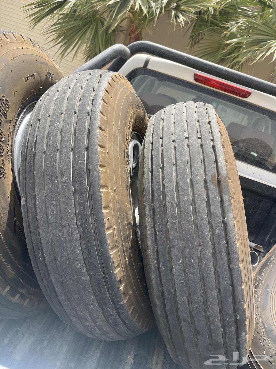 For sale: 6-spoke alloy wheels and tires for Nissan63018273185666112