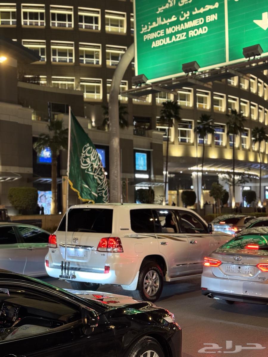 لاندكروزر للبيع63018255246595112