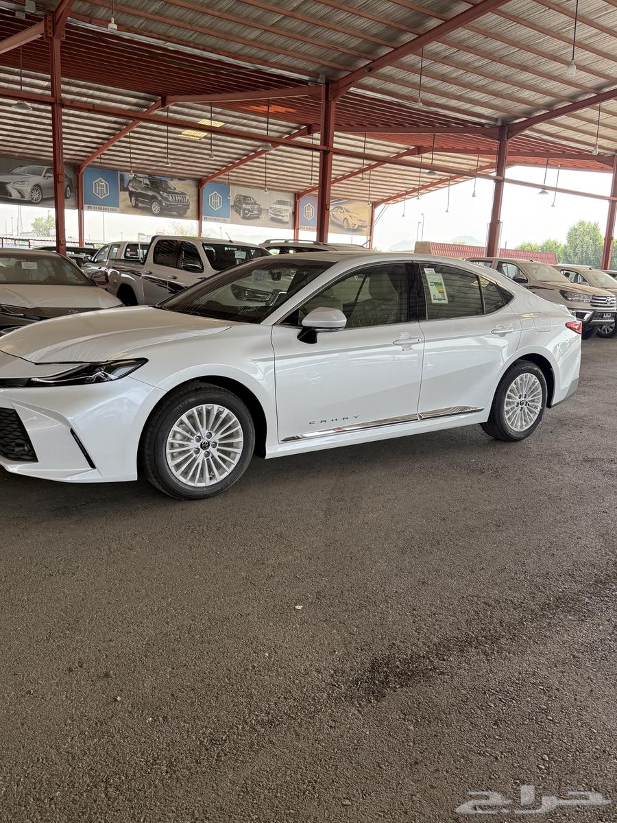 كامري 2025 بنزين LE63017837932674113