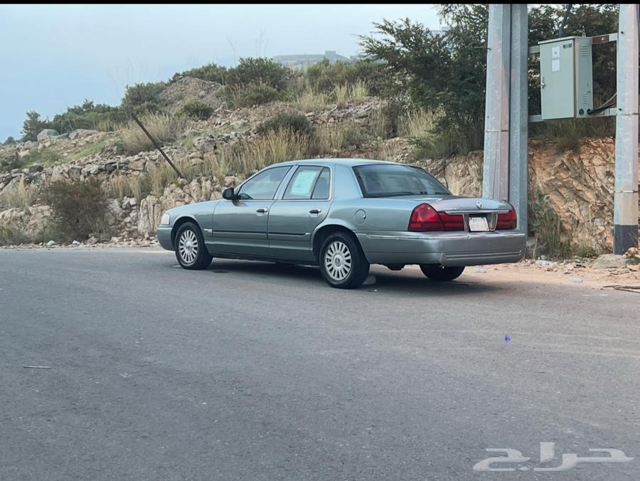 Clean Ford Marquis, recently painted, not inspected, country of origin: Saudi Arabia, rear left door spray painted63013013084802111