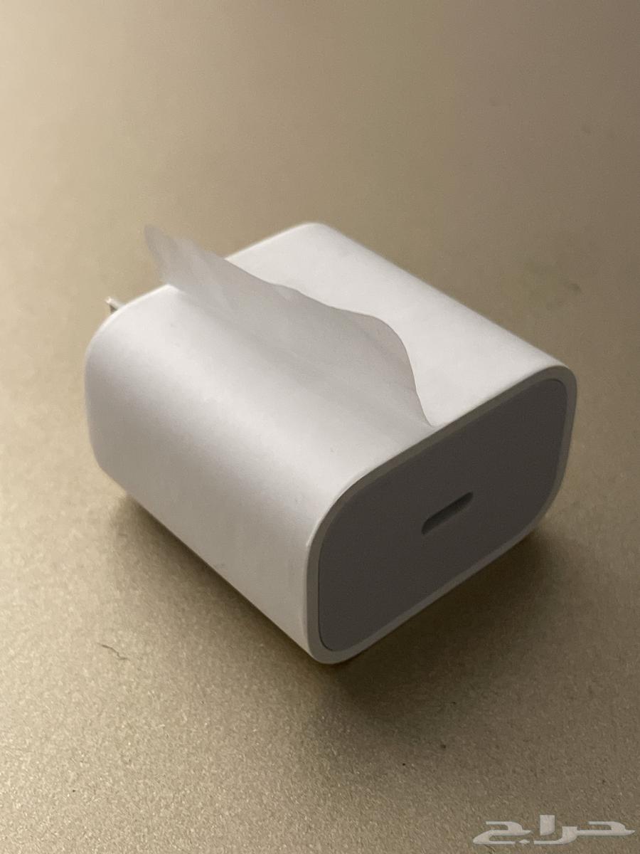 Original iPad Type C charger with 20 watt carton, never used63013162903938113