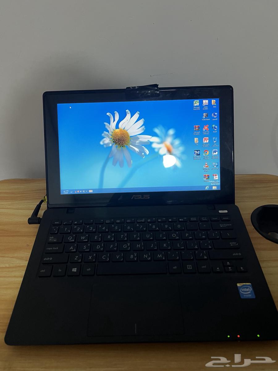 Two types of laptops and two types of mobile phones for sale63014502497667113