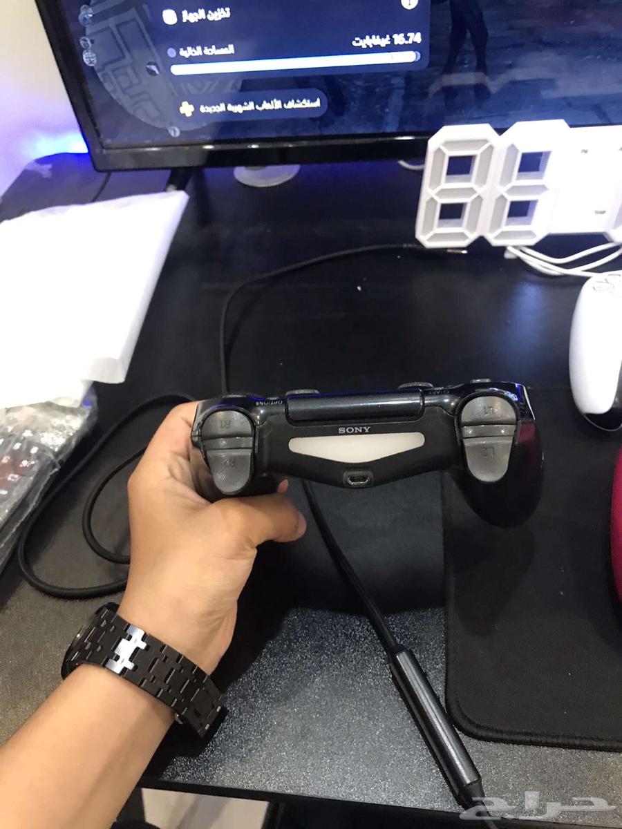 يد سوني 463012238808834112