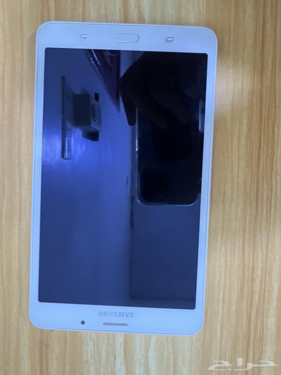Two types of laptops and two types of mobile phones for sale63014502497667114
