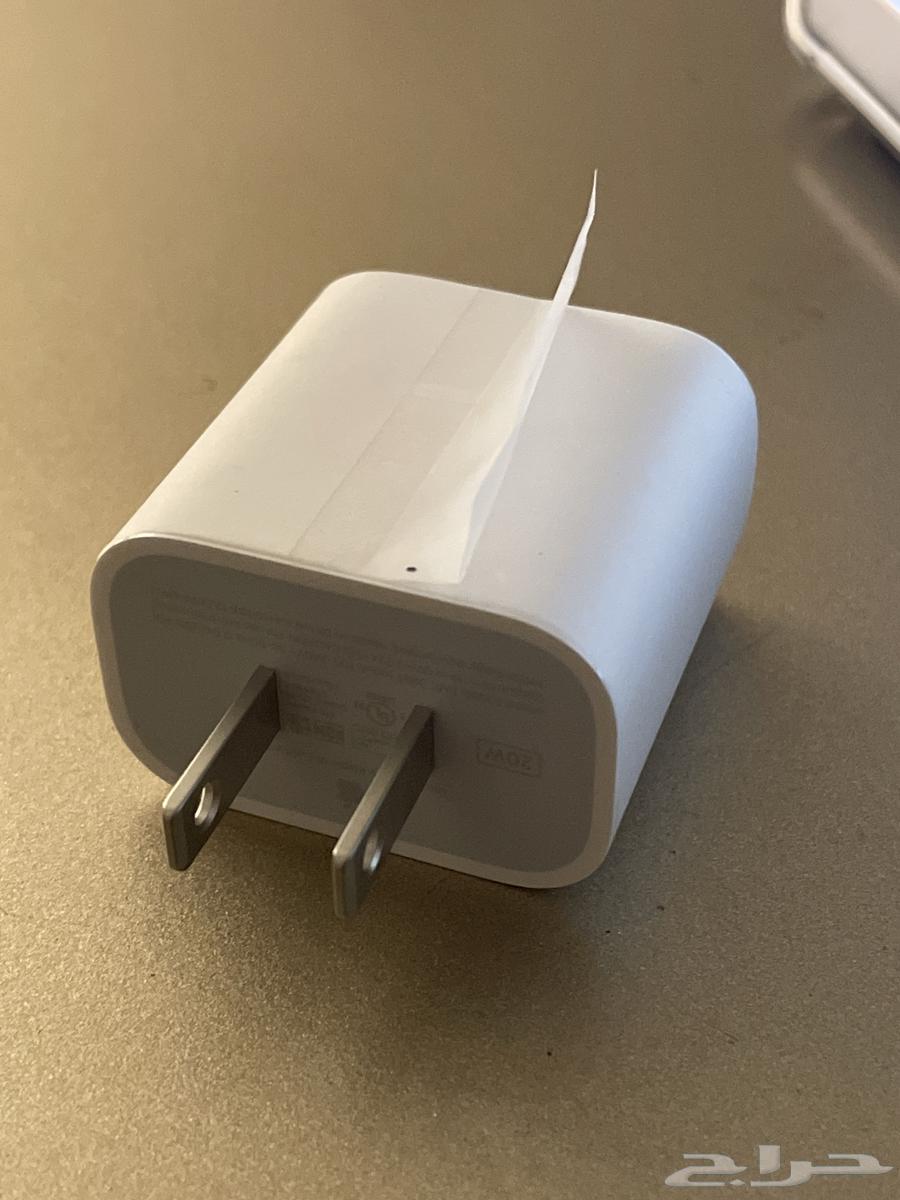 Original iPad Type C charger with 20 watt carton, never used63013162903938112