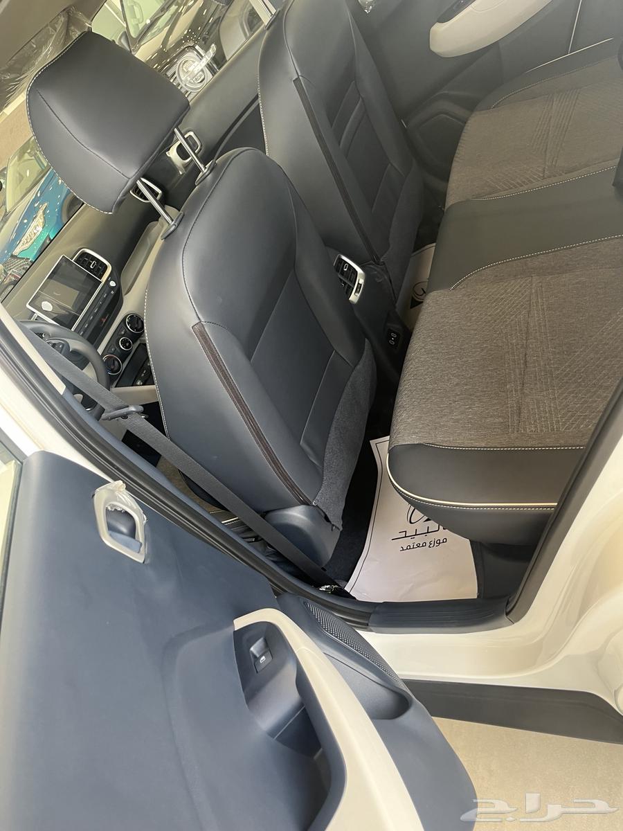 Hyundai Venue 2025 Comfort Cash and Installment Offers for Private Sector Without Down Payment63016147630210113