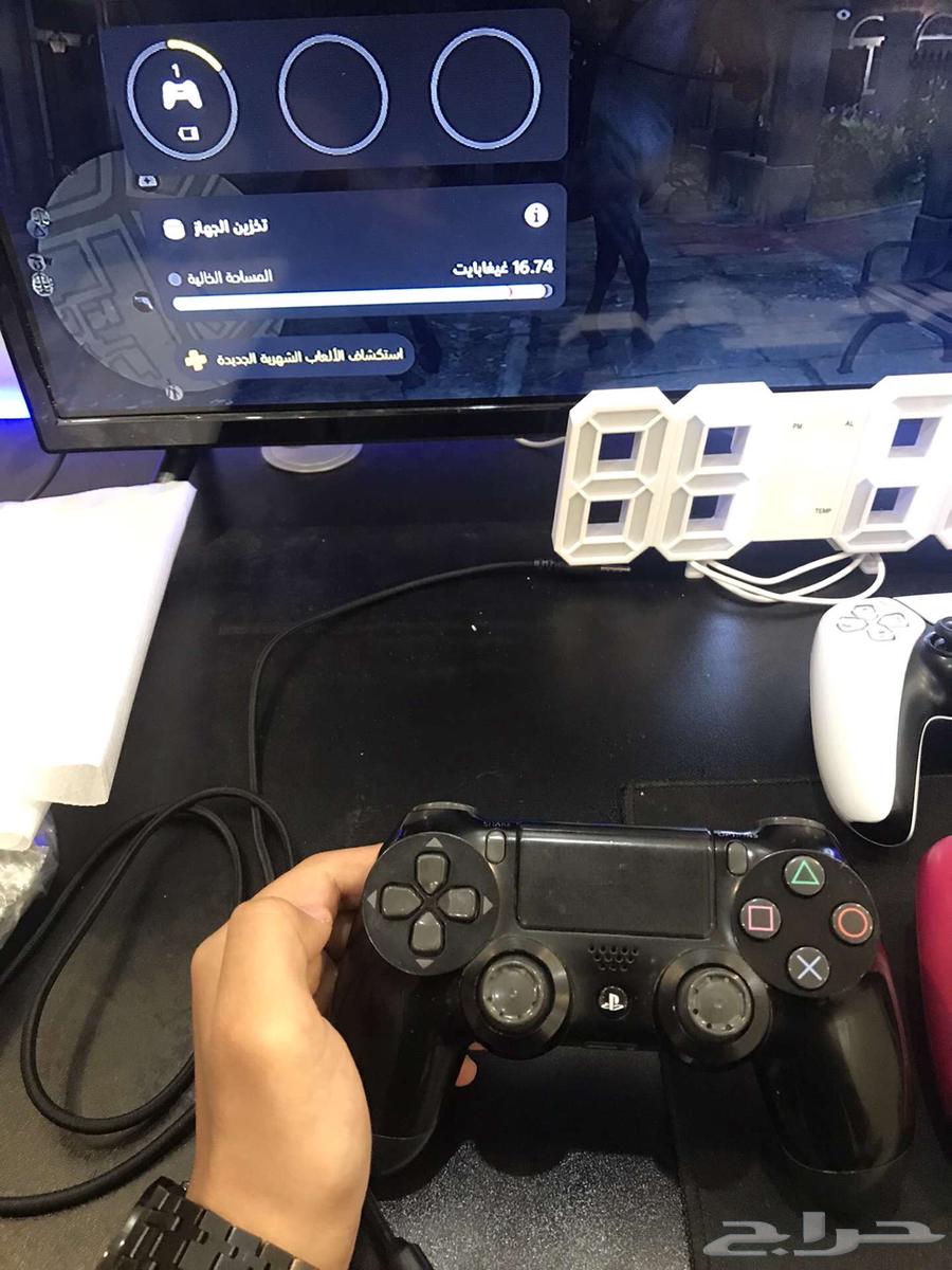 يد سوني 463012238808834113