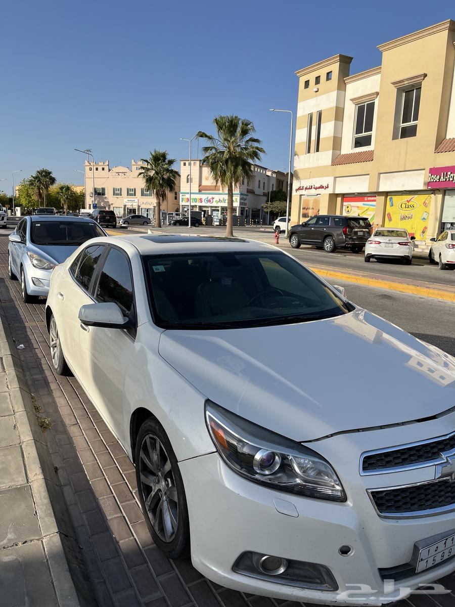 Malibu 2013 full option with sunroof, slightly damaged from a minor accident, for sale63014350839297112