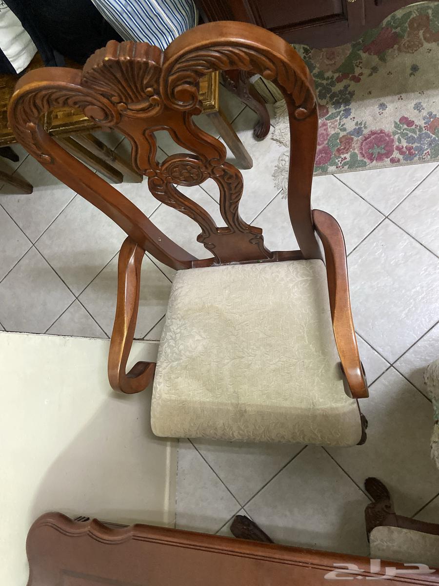 طاولة طعام بحاله جيده جدا جدا فيها مجال توسعه مع 6 كراسي63012739878403113