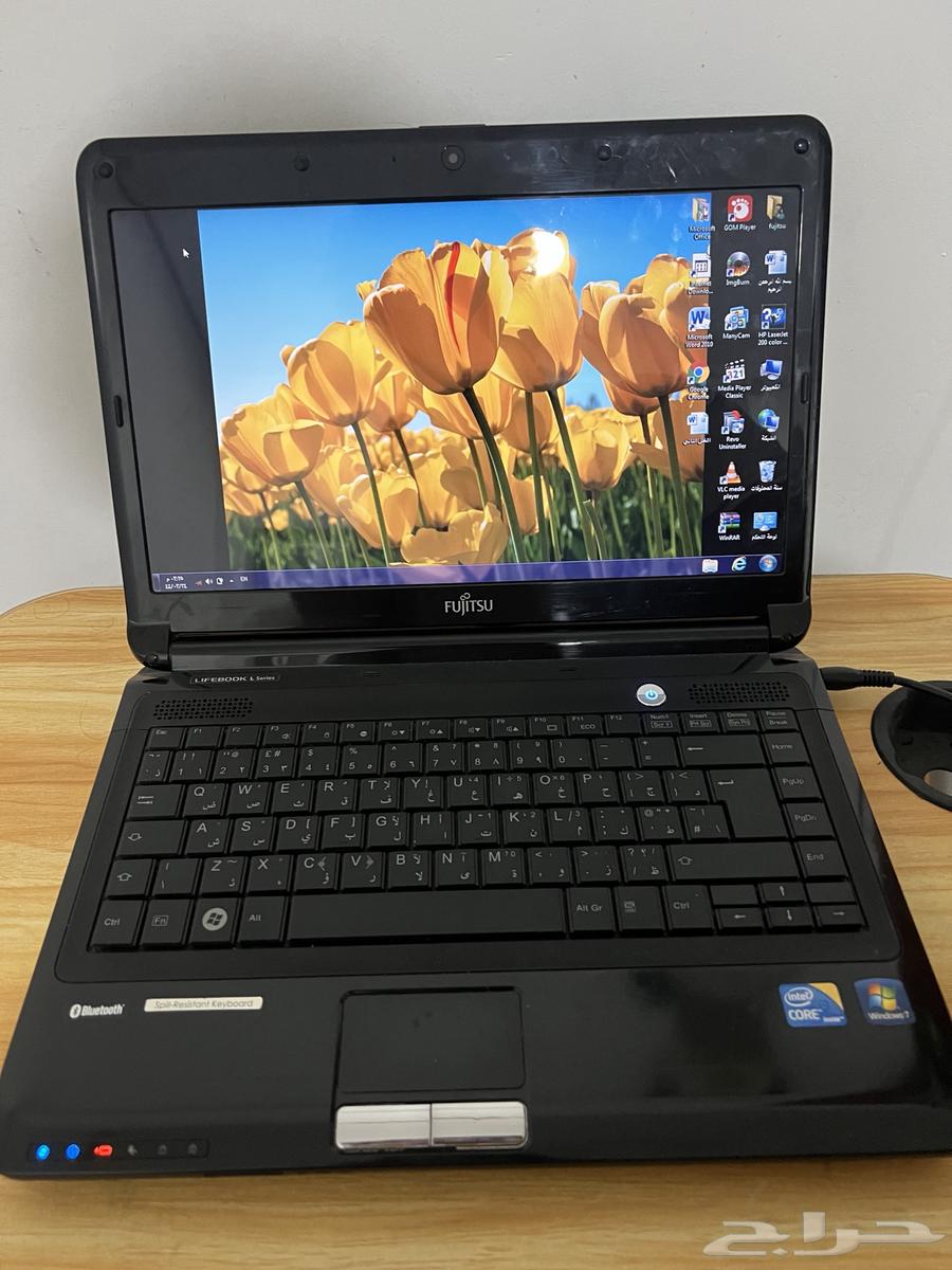 Two types of laptops and two types of mobile phones for sale63014502497667111
