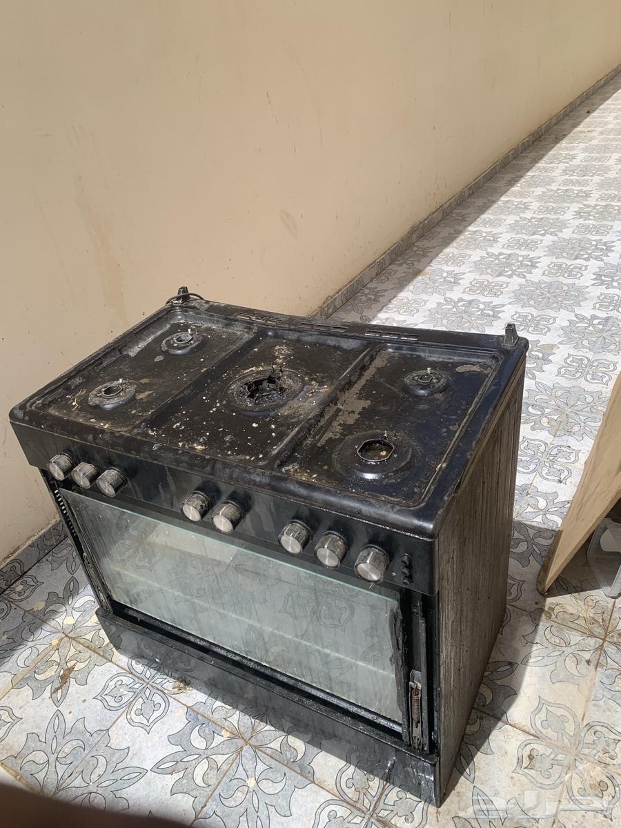 فرن نضيف لا يشكو من شي سوا  ان الباب قزازته مكسوره وا غيرتها63470730304003113